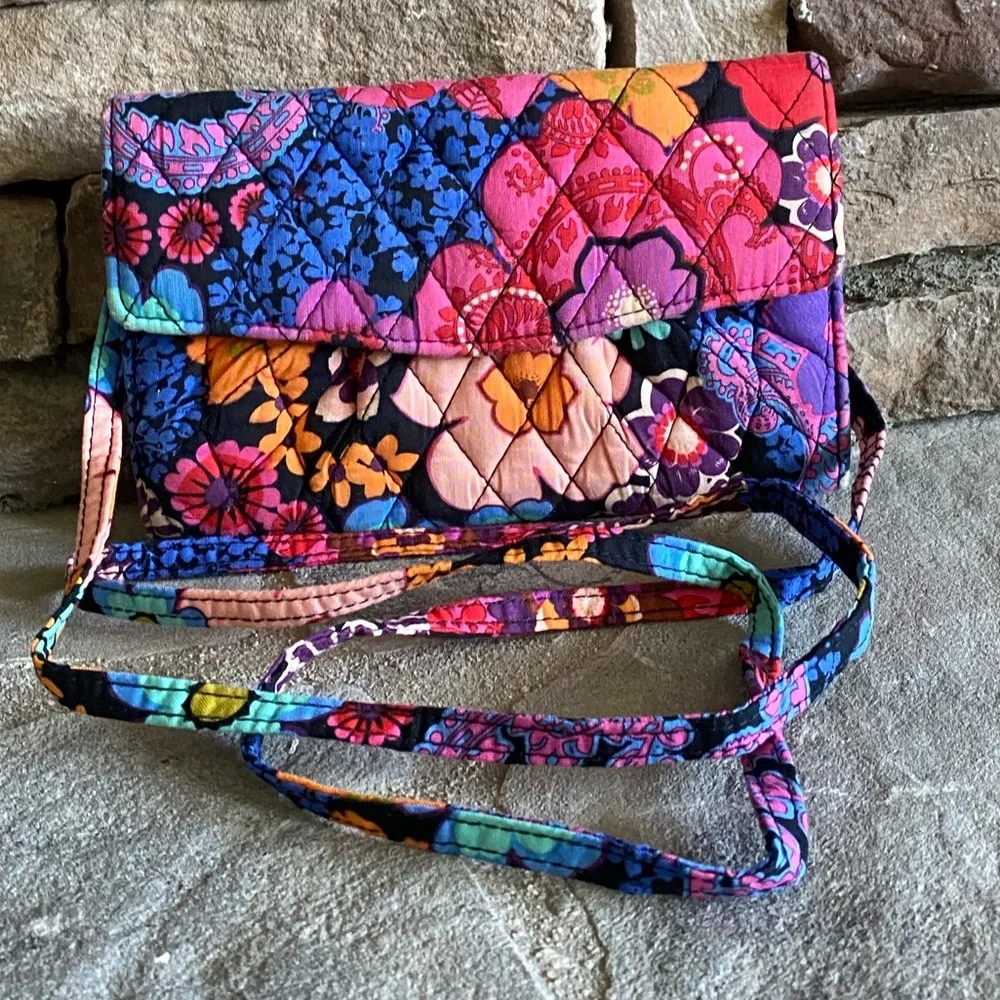 Vera Bradley Petite Crossbody Bag Purse Retired Pattern: Floral Fiesta LIKE NEW! - Picture 2 of 7